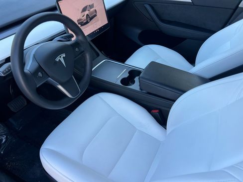 Used 2023 Tesla Model Y Long Range image 10