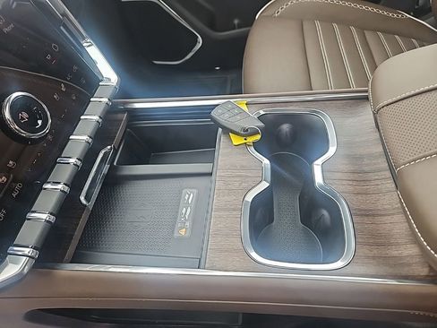 New 2026 GMC Acadia Denali Ultimate w/ LPO, Floor Liner Package AWD/4WD image 15