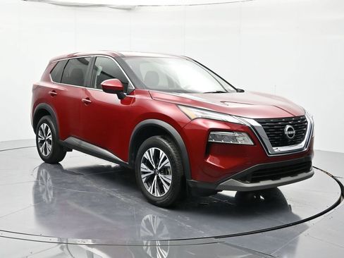 Used 2023 Nissan Rogue SV image 3