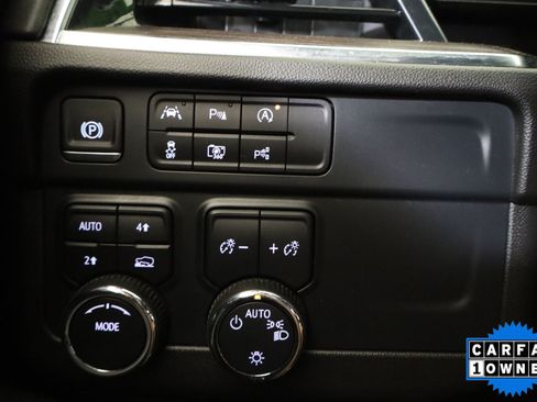Used 2025 Chevrolet Suburban LT AWD/4WD image 34