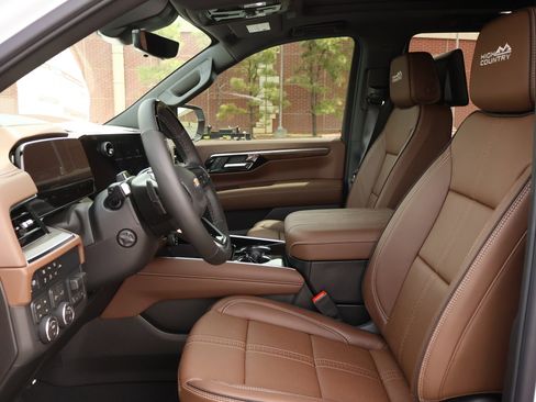 New 2026 Chevrolet Tahoe High Country AWD/4WD image 12