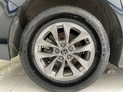 Used 2025 Toyota Sienna LE image 24