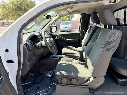 Used 2013 Nissan Frontier Desert Runner RWD image 7
