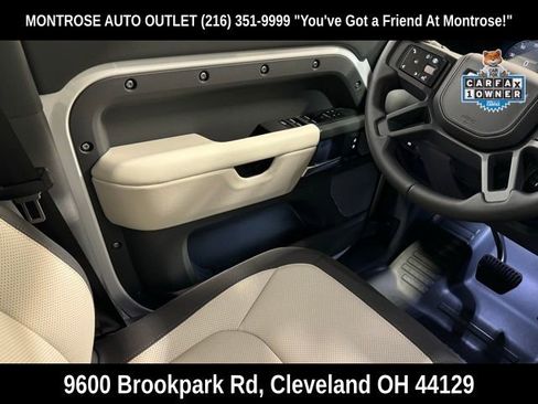 Used 2024 Land Rover Defender 130 X-Dynamic SE image 30