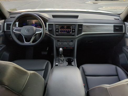 Used 2023 Volkswagen Atlas Cross Sport SE image 18