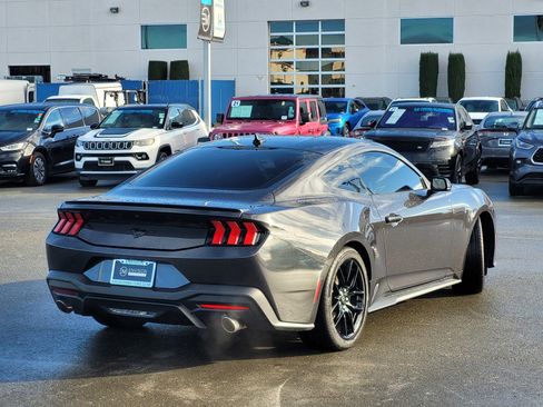 Used 2024 Ford Mustang Premium image 5
