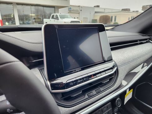 Used 2025 Jeep Compass Latitude image 13