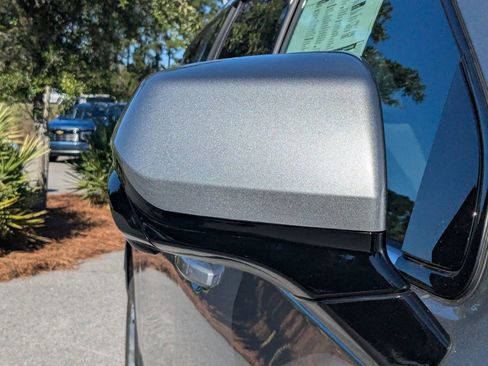 New 2026 Chevrolet Suburban LS image 11