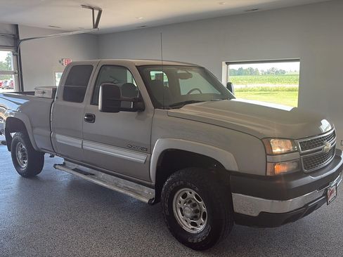 Used 2007 Chevrolet Silverado 2500 LT w/ Skid Plate Package AWD/4WD image 5
