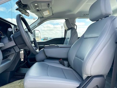 New 2026 Ford F250 XL w/ XL Chrome Package AWD/4WD image 8