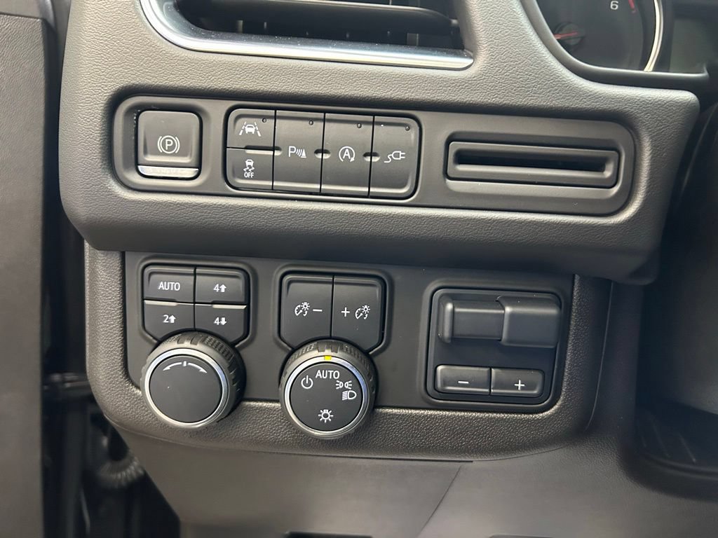 Used 2021 Chevrolet Tahoe LT w/ LT Signature Package AWD/4WD image 24