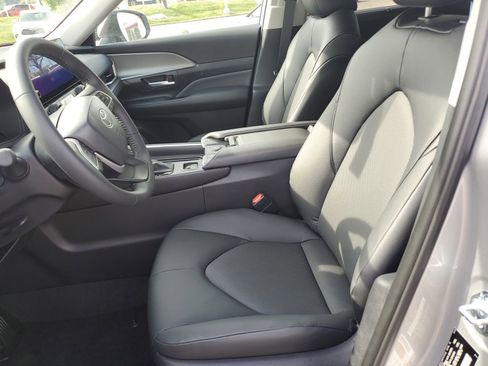 New 2026 Toyota Grand Highlander AWD image 18