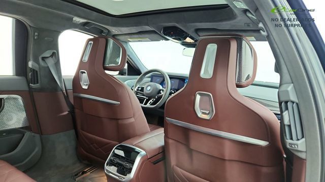 Used 2023 BMW i7 xDrive60 AWD/4WD image 26