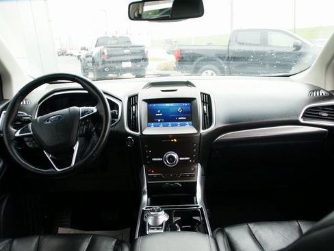 Used 2020 Ford Edge Titanium image 36