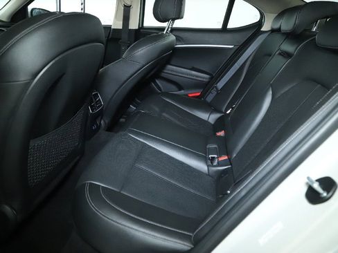 Used 2025 Genesis G70 2.5T image 14