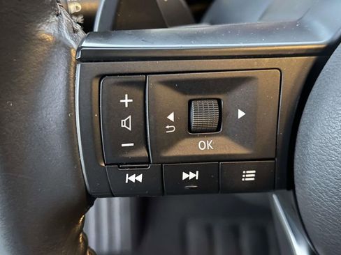 Used 2024 Nissan Pathfinder SV image 22