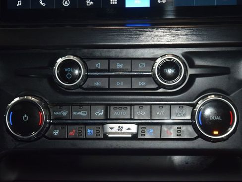 Used 2024 Ford F350 Lariat w/ Lariat Ultimate Package AWD/4WD image 31