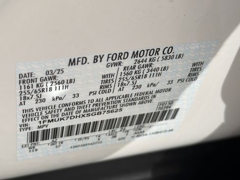 Used 2025 Ford Explorer Active w/ Active Comfort Package RWD image 24