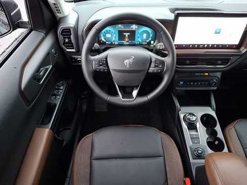 Used 2025 Ford Bronco Sport Outer Banks w/ Outer Banks Tech Package+ image 11