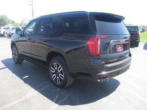 Used 2022 GMC Yukon AT4 AWD/4WD image 10