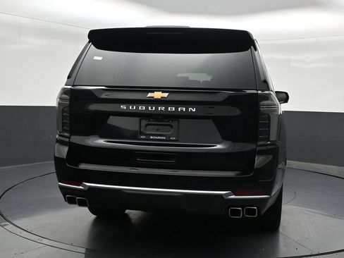 Used 2026 Chevrolet Suburban High Country AWD/4WD image 4