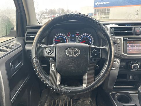 Used 2014 Toyota 4Runner SR5 image 13