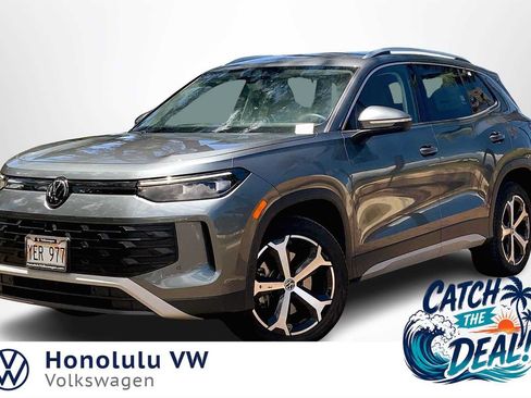 Certified 2025 Volkswagen Tiguan SE AWD/4WD image 1