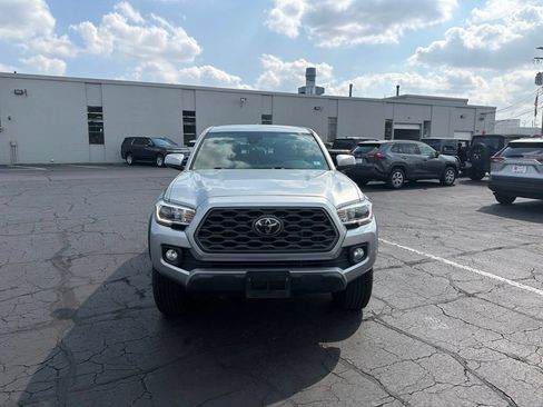 Used 2022 Toyota Tacoma TRD Off-Road w/ Technology Package AWD/4WD image 3