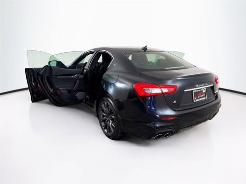 Used 2019 Maserati Ghibli S GranSport image 18