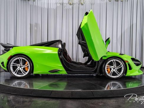Used 2025 McLaren 750S Spider image 44