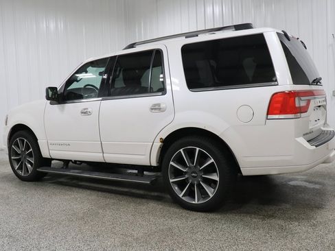 Used 2016 Lincoln Navigator Reserve image 4