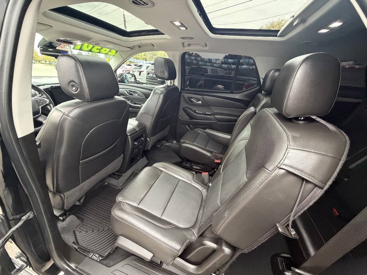 Used 2021 Chevrolet Traverse Premier w/ Redline Edition AWD/4WD image 10