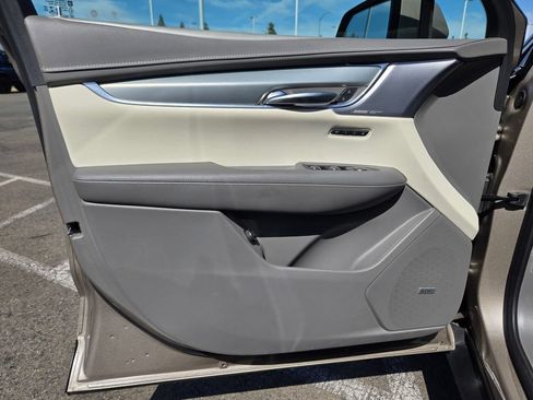 Used 2022 Cadillac XT5 Premium Luxury w/ Technology Package FWD image 18