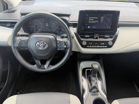 Used 2025 Toyota Corolla LE FWD image 10