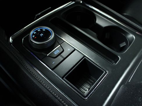 Used 2024 Ford Expedition XLT image 24