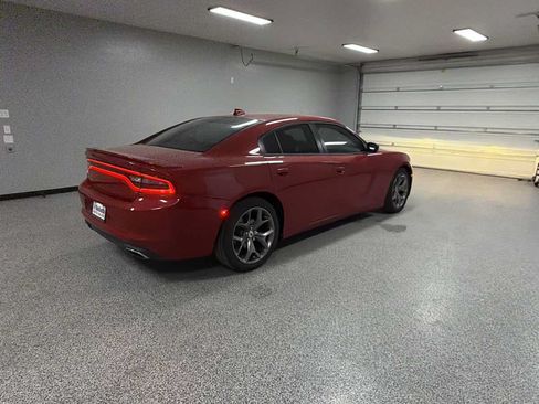 Used 2017 Dodge Charger R/T w/ Plus Group RWD image 3