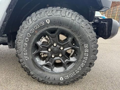 Used 2023 Jeep Wrangler Unlimited w/ Cold Weather Group image 4