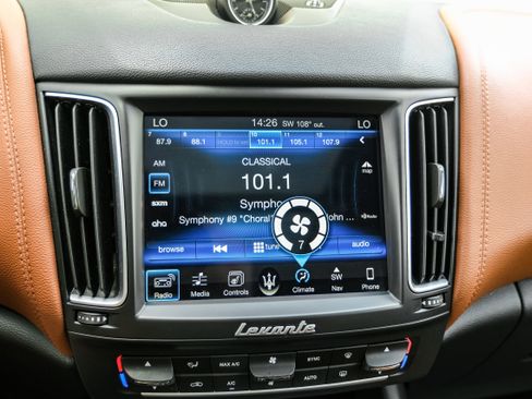 Used 2017 Maserati Levante S AWD/4WD image 28