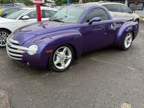Used 2004 Chevrolet SSR w/ Preferred Equipment Group image 8