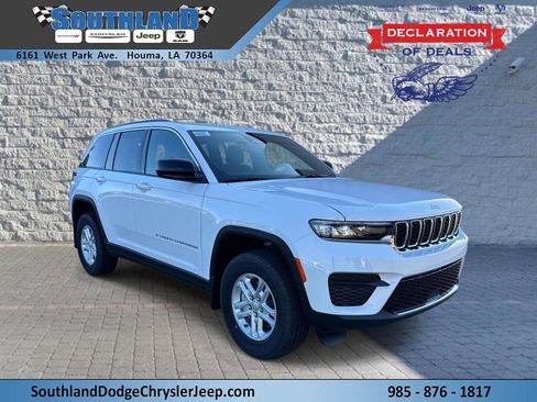 New 2025 Jeep Grand Cherokee Laredo image 1