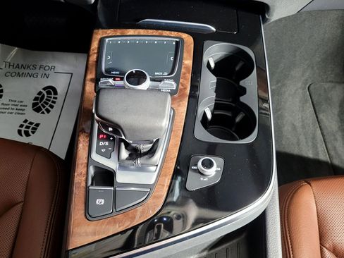 Used 2018 Audi Q7 3.0T Premium Plus w/ Premium Plus Package image 39