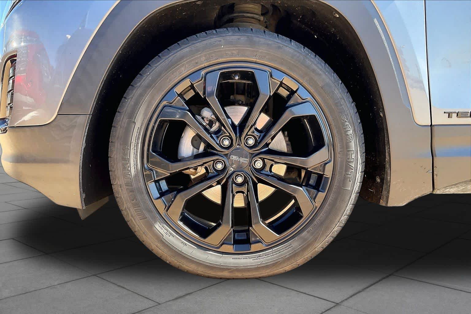 Used 2021 GMC Terrain SLE w/ Elevation Edition FWD image 11