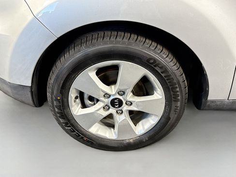 Used 2019 Kia Soul Base image 37