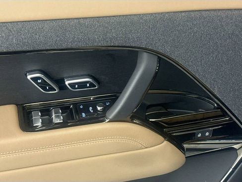 Certified 2025 Land Rover Range Rover Sport SE AWD/4WD image 17