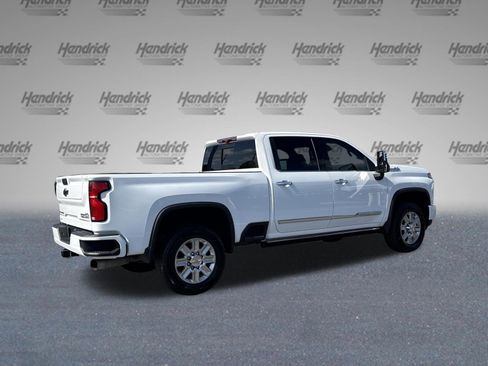 Used 2024 Chevrolet Silverado 2500 High Country w/ Technology Package AWD/4WD image 10