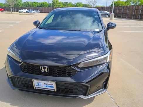 Used 2025 Honda Civic Sport image 4