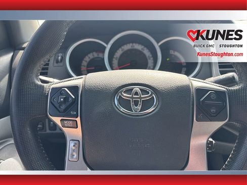 Used 2014 Toyota Tacoma 4x4 Access Cab V6 w/ TRD Sport Package image 17