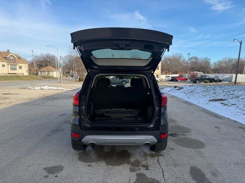 Used 2019 Ford Escape SE image 7