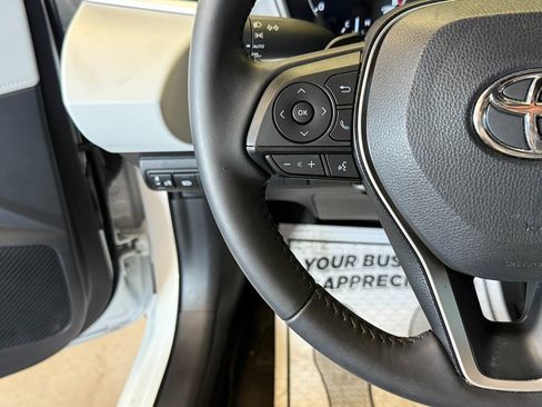 Used 2023 Toyota Corolla SE image 9