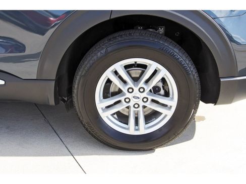 Used 2023 Ford Explorer XLT RWD image 33